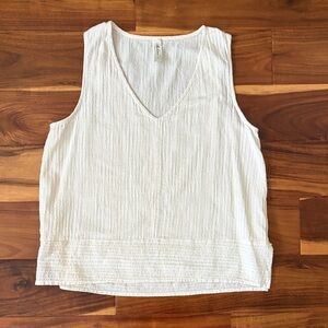 Mahina Women’s V-Neck Sleeveless Textured Tank Top Small